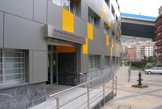 Ambulatorio Rekalde - Acceso - ASGA Arquitectos Bilbao